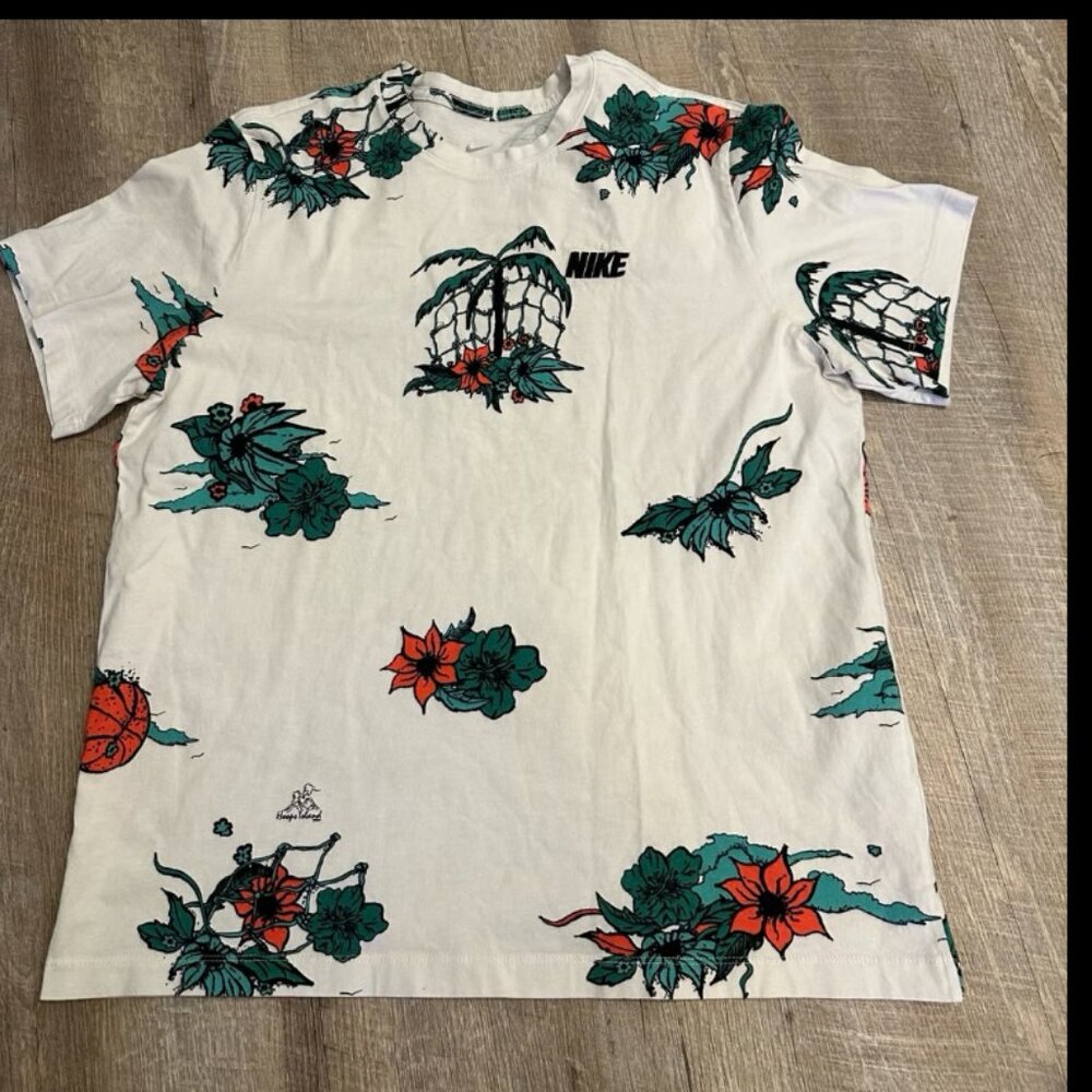Nike "Hoops Island" Allover Print Size XL